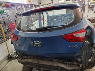 bontott HYUNDAI I30 Csomagtérajtó (Részeivel)