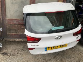 bontott HYUNDAI I30 Csomagtérajtó (Részeivel)