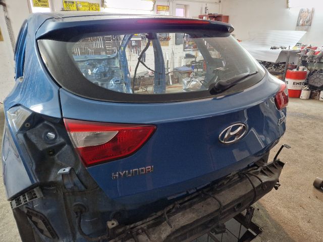 bontott HYUNDAI I30 Csomagtérajtó (Részeivel)