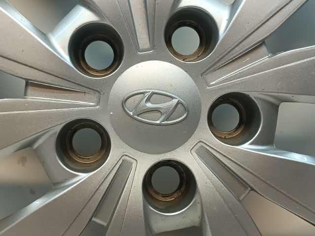 bontott HYUNDAI I30 Dísztárcsa (1 db)