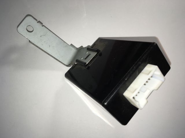 bontott HYUNDAI I30 Elektronika (Magában)