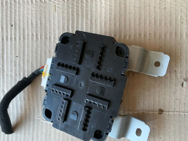 bontott HYUNDAI I30 Elektronika (Magában)