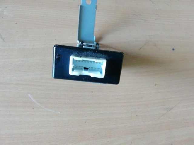 bontott HYUNDAI I30 Elektronika (Magában)