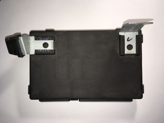 bontott HYUNDAI I30 Elektronika (Magában)