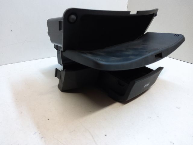 bontott HYUNDAI I30 Első Hamutartó