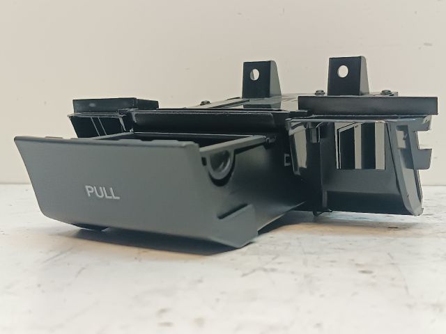 bontott HYUNDAI I30 Első Hamutartó