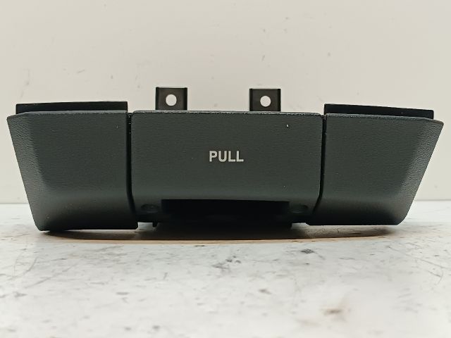 bontott HYUNDAI I30 Első Hamutartó