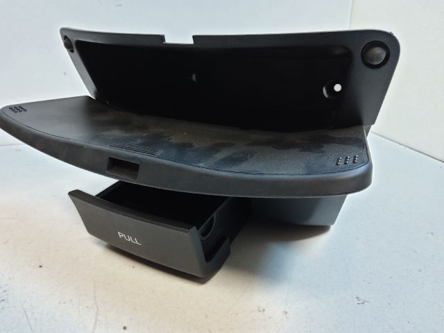 bontott HYUNDAI I30 Első Hamutartó