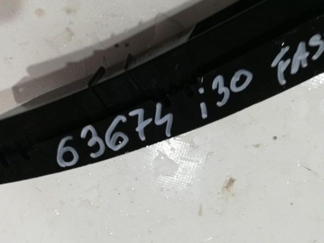 bontott HYUNDAI I30 Első Lökhárító Alsó Középső Díszrács