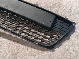 bontott HYUNDAI I30 Első Lökhárító Alsó Középső Díszrács