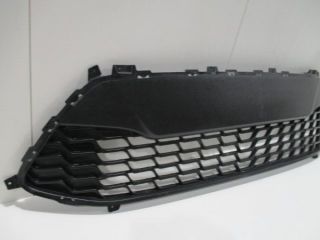 bontott HYUNDAI I30 Első Lökhárító Alsó Középső Díszrács