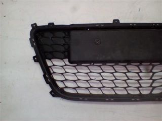 bontott HYUNDAI I30 Első Lökhárító Alsó Középső Díszrács