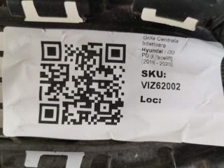 bontott HYUNDAI I30 Első Lökhárító Alsó Középső Díszrács