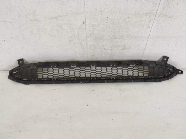 bontott HYUNDAI I30 Első Lökhárító Alsó Középső Díszrács