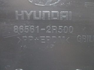 bontott HYUNDAI I30 Első Lökhárító Alsó Középső Díszrács