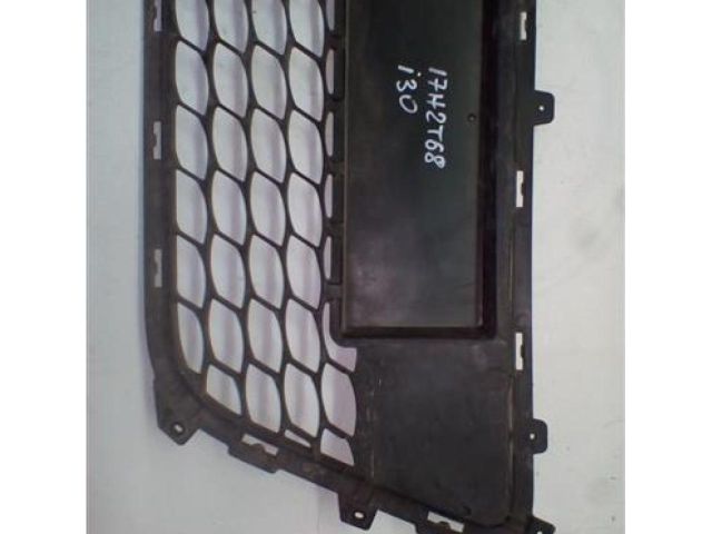 bontott HYUNDAI I30 Első Lökhárító Alsó Középső Díszrács