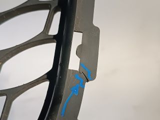 bontott HYUNDAI I30 Első Lökhárító Alsó Középső Díszrács