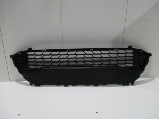 bontott HYUNDAI I30 Első Lökhárító Alsó Középső Díszrács