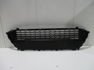 bontott HYUNDAI I30 Első Lökhárító Alsó Középső Díszrács