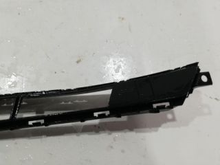 bontott HYUNDAI I30 Első Lökhárító Alsó Középső Díszrács