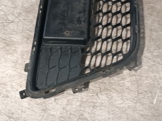 bontott HYUNDAI I30 Első Lökhárító Alsó Középső Díszrács