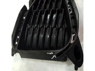 bontott HYUNDAI I30 Első Lökhárító Bal Díszrács