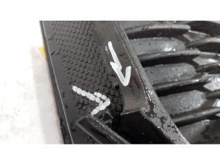 bontott HYUNDAI I30 Első Lökhárító Bal Díszrács