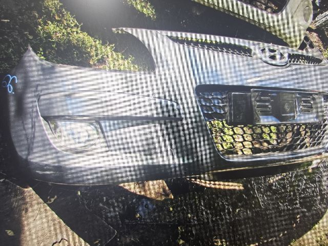 bontott HYUNDAI I30 Első Lökhárító (Részeivel)