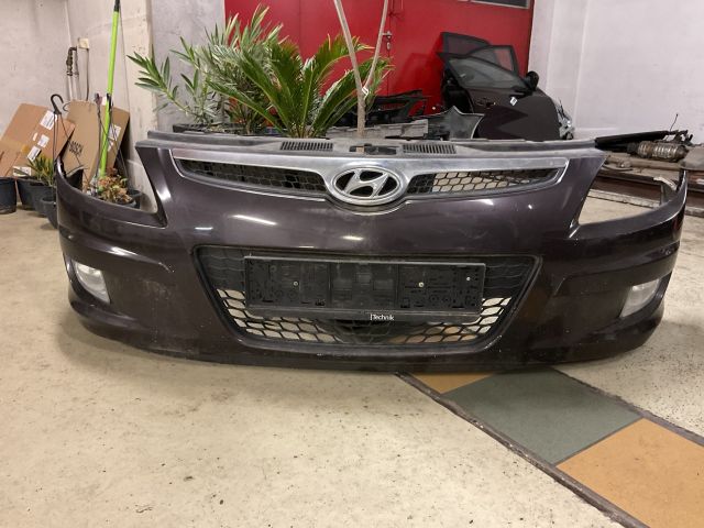 bontott HYUNDAI I30 Első Lökhárító (Részeivel)