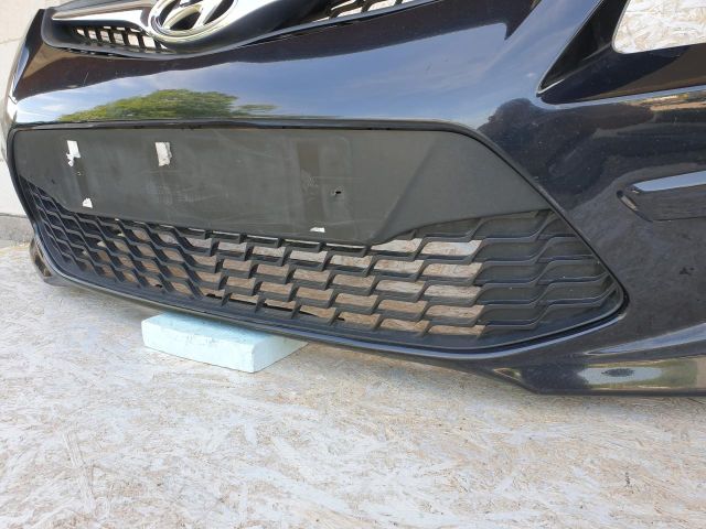 bontott HYUNDAI I30 Első Lökhárító (Részeivel)