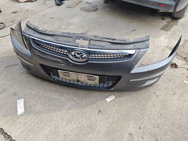 bontott HYUNDAI I30 Első Lökhárító (Részeivel)