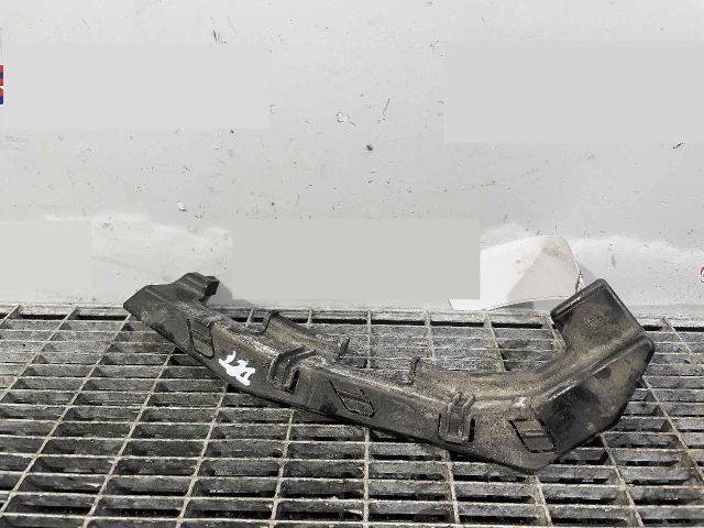 bontott HYUNDAI I30 Első Lökhárító Tartó Felső