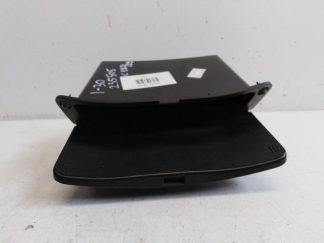 bontott HYUNDAI I30 Első Tároló Rekesz