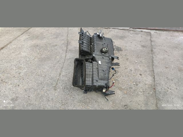 bontott HYUNDAI I30 Fűtés Box