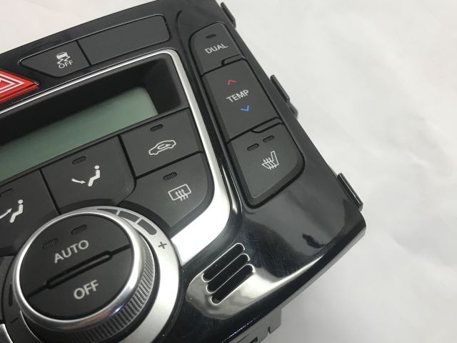 bontott HYUNDAI I30 Fűtéskapcsoló (digit klímás)