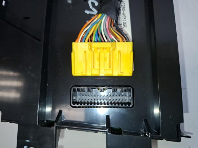 bontott HYUNDAI I30 Fűtéskapcsoló