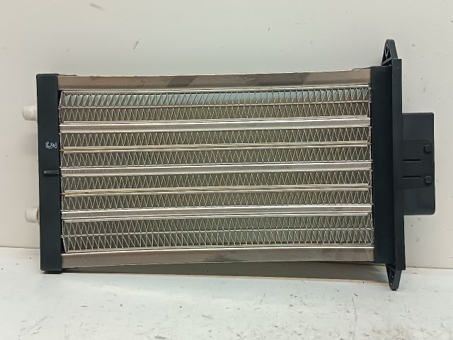 bontott HYUNDAI I30 Fűtőradiátor (Elektromos)