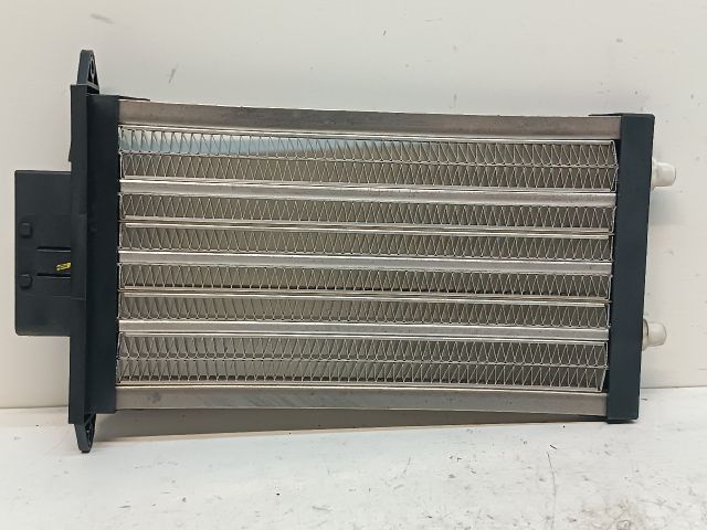 bontott HYUNDAI I30 Fűtőradiátor (Elektromos)