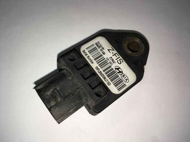 bontott HYUNDAI I30 Gyorsulás Jeladó