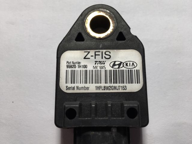 bontott HYUNDAI I30 Gyorsulás Jeladó