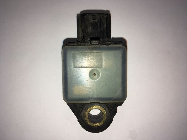 bontott HYUNDAI I30 Gyorsulás Jeladó