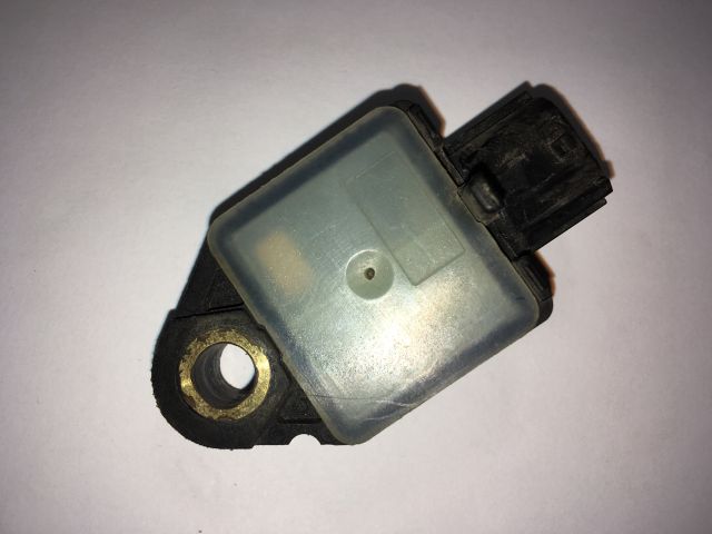 bontott HYUNDAI I30 Gyorsulás Jeladó