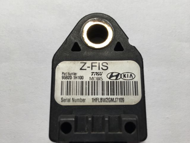 bontott HYUNDAI I30 Gyorsulás Jeladó