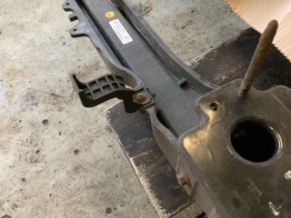 bontott HYUNDAI I30 Hátsó középső Lökhárító Tartó (Műanyag)