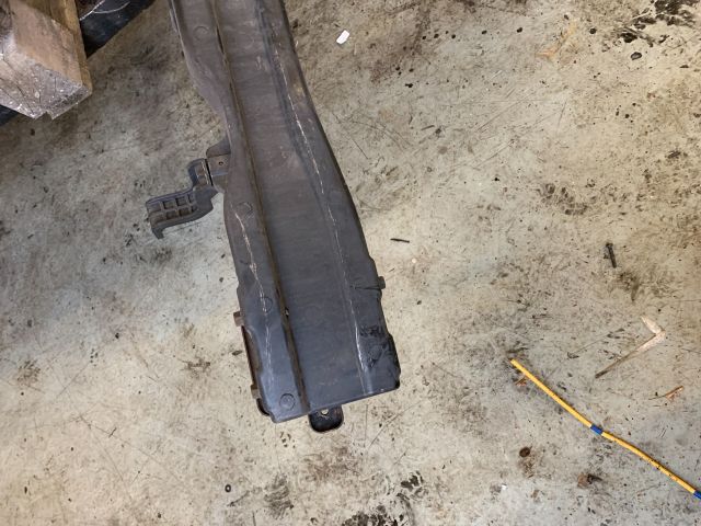 bontott HYUNDAI I30 Hátsó középső Lökhárító Tartó (Műanyag)