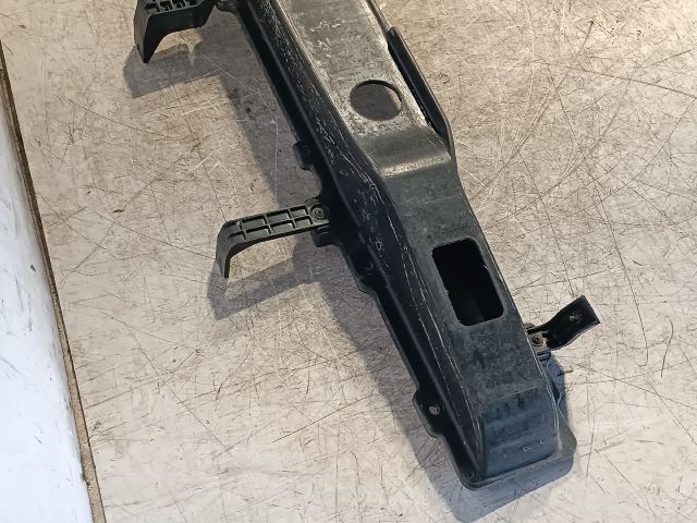 bontott HYUNDAI I30 Hátsó középső Lökhárító Tartó (Műanyag)