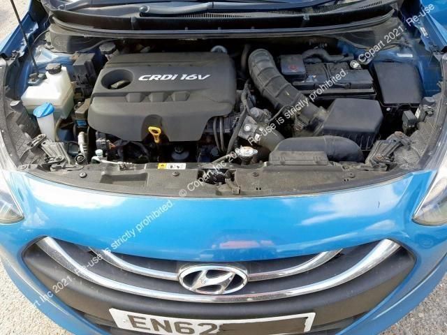 bontott HYUNDAI I30 Hátsó középső Szellőző