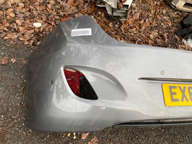 bontott HYUNDAI I30 Hátsó Lökhárító (Részeivel)