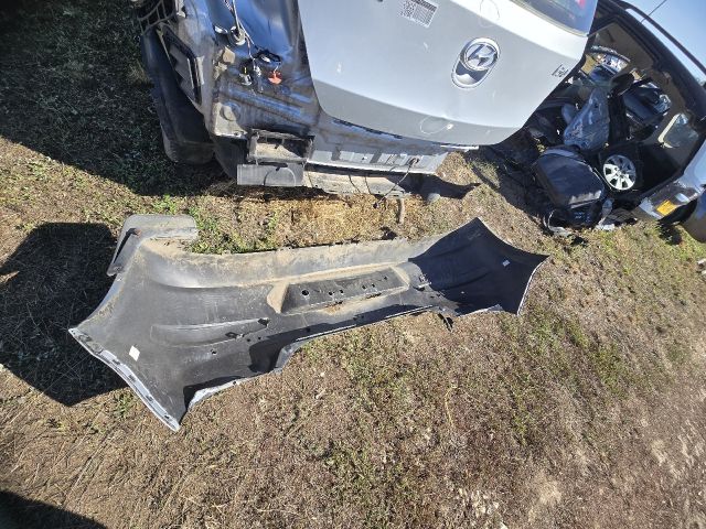 bontott HYUNDAI I30 Hátsó Lökhárító (Részeivel)