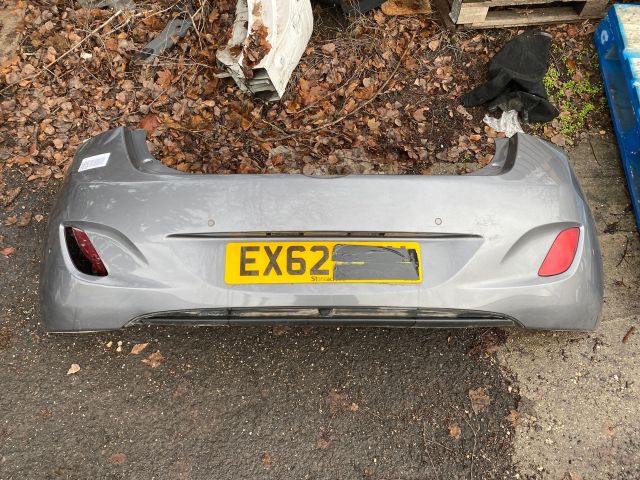 bontott HYUNDAI I30 Hátsó Lökhárító (Részeivel)